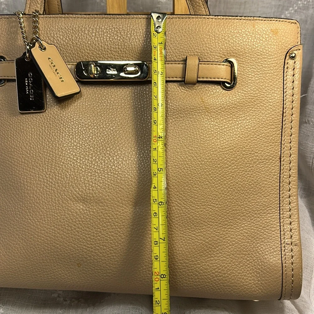 Coach Swagger large leather tote shoulder bag